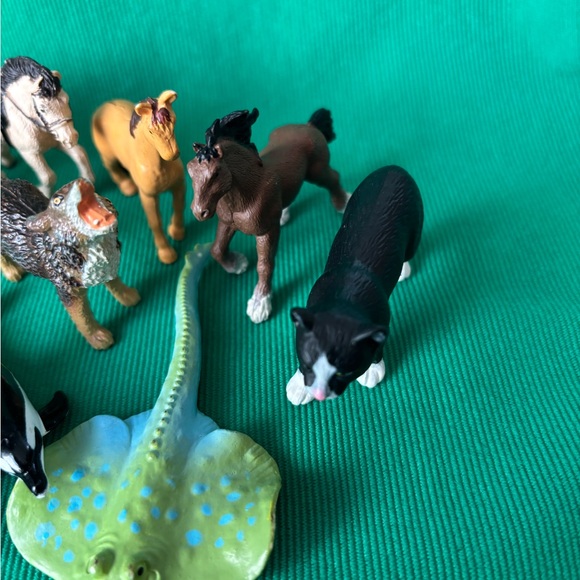 Safari ltd Animals Wolf Horse Cat Shark Buffalo Stintray zoo wildlife figure lot - Picture 3 of 5